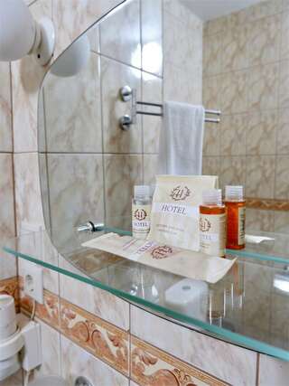 Гостиница Платан Краснодар "КОМФОРТ" (Две раздельные кровати)-5