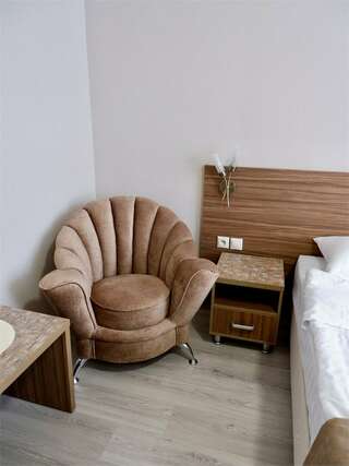 Гостиница Платан Краснодар "КОМФОРТ" (Две раздельные кровати)-3