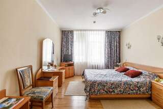 Гостиница Платан Краснодар "СТАНДАРТ" ( двуспальная кровать)-1