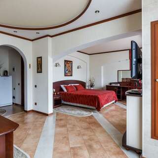 Гостиница Платан Краснодар Люкс двухкомнатный-9